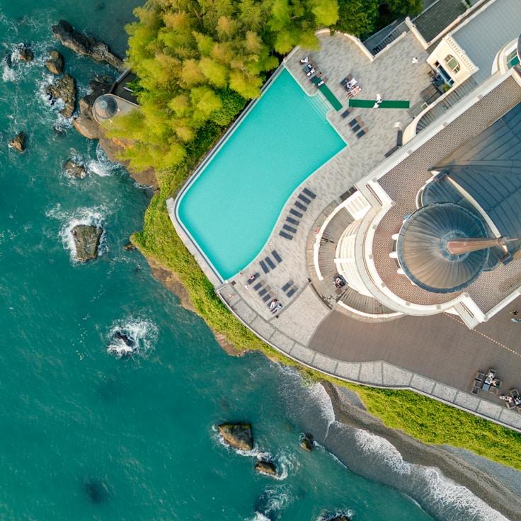 Family terraces and cafés for calm evenings in Lisbon